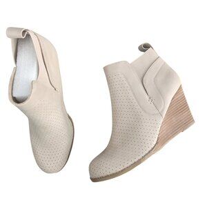 DV By Dolce Vita Gerdy Bootie Beige Size 10 Perforated Wedge Heel Ankle Boots